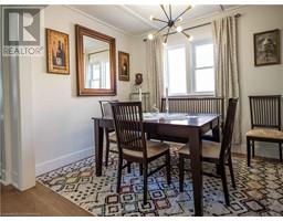 210 CHAPMAN Street W - 17