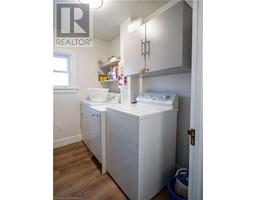 210 CHAPMAN Street W - 21
