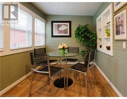 210 CHAPMAN Street W - 4