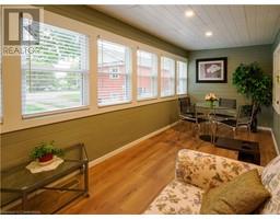 210 CHAPMAN Street W - 6