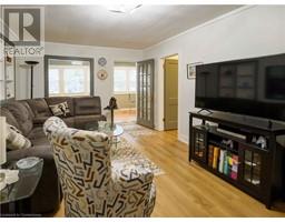 210 CHAPMAN Street W - 9
