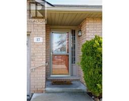 19 SOMERSET Drive UnitNo. 17 - 3