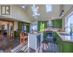 1698 LAKESHORE Road - 10
