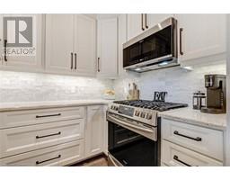 24 CRADDOCK Boulevard UnitNo. 8 - 11