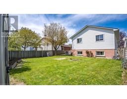 28 THOMPSON Drive - 35