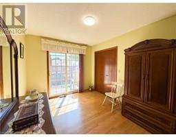 115 LYNNDALE Road - 25