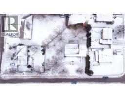 116 DUNCOMBE Road - 1