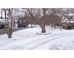 116 DUNCOMBE Road - 11