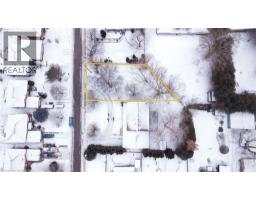 116 DUNCOMBE Road - 6