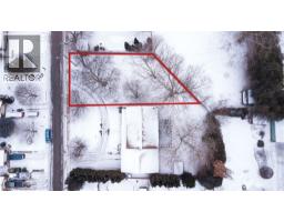 116 DUNCOMBE Road - 8