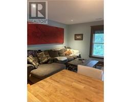352 NORFOLK Street S - 5