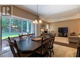 6 LYNNDALE Road - 10