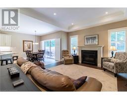 6 LYNNDALE Road - 12