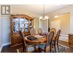 6 LYNNDALE Road - 14