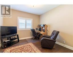 6 LYNNDALE Road - 20