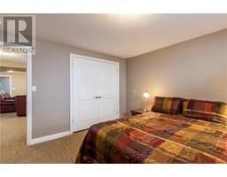 6 LYNNDALE Road - 28
