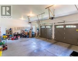 6 LYNNDALE Road - 33