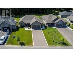 6 LYNNDALE Road - 35