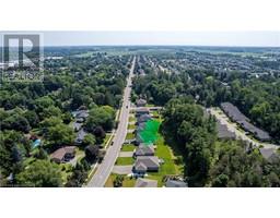 6 LYNNDALE Road - 42