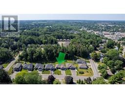 6 LYNNDALE Road - 43