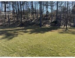 6 LYNNDALE Road - 5