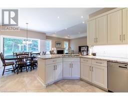 6 LYNNDALE Road - 8
