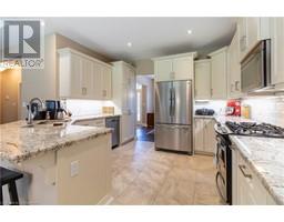 6 LYNNDALE Road - 9