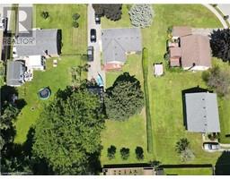 22 CHARLTON Crescent - 18