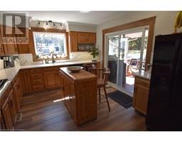 22 CHARLTON Crescent - 5