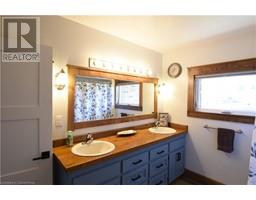 22 CHARLTON Crescent - 9