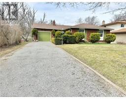 116 BERKLEY Crescent - 1