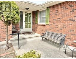 116 BERKLEY Crescent - 2
