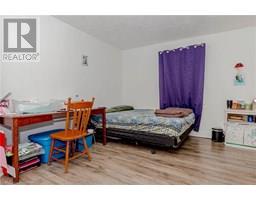 1701 KING Street E - 29
