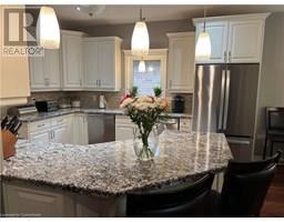 54 ANGLER Avenue - 22