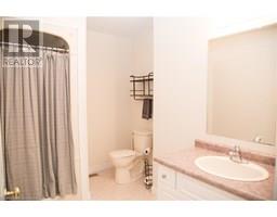 17 BRIARLEA CRES Crescent - 26