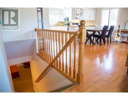 17 BRIARLEA CRES Crescent - 27