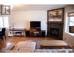 17 BRIARLEA CRES Crescent - 8