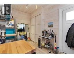 21 CHAPMAN Street W - 24