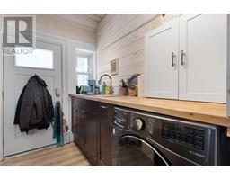 21 CHAPMAN Street W - 25
