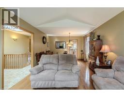 5 JOHNSON Crescent - 10
