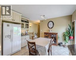 5 JOHNSON Crescent - 16