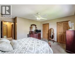 5 JOHNSON Crescent - 25