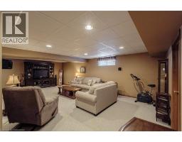 5 JOHNSON Crescent - 27
