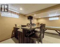 5 JOHNSON Crescent - 36