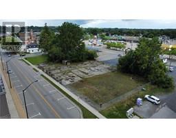 176 ROBINSON Street - 1