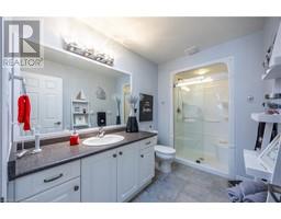 78 UPPER CANADA Drive - 13