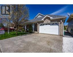 78 UPPER CANADA Drive - 41
