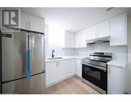 42 FALLS Crescent - 30