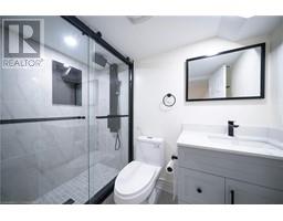 42 FALLS Crescent - 32