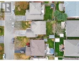 42 FALLS Crescent - 38